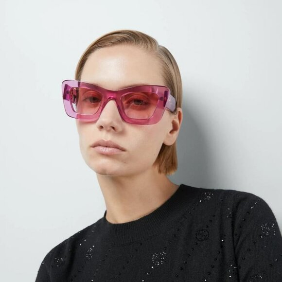 Gucci Women BRAND NEW Sunglasses Pink Gradient Violet Butterfly  GG1552S 003 - Picture 10 of 11